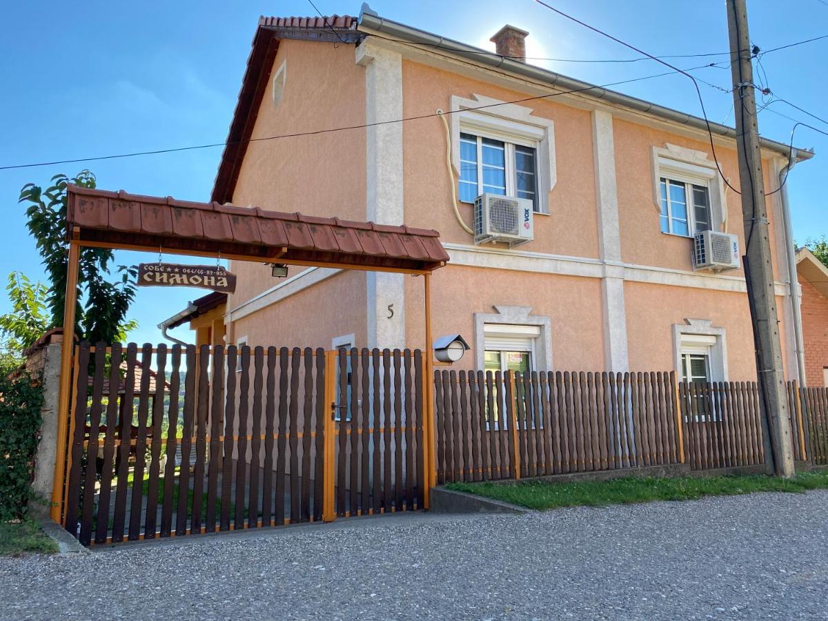 Apartman Simona Vrdnik Buitenkant foto