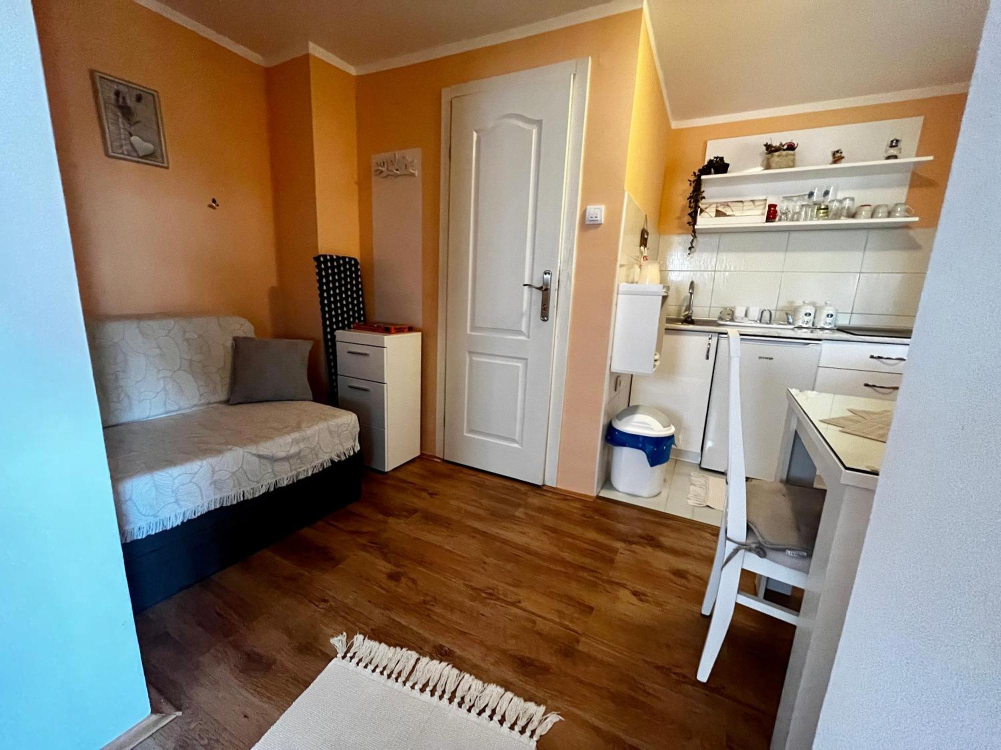 Apartman Simona Vrdnik Buitenkant foto